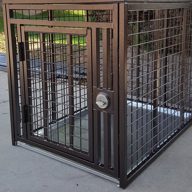 Xtreme heavy duty dog crate from carrymydog.com