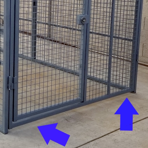 xtreme-dog-kennel-raised-front-for-cleaning